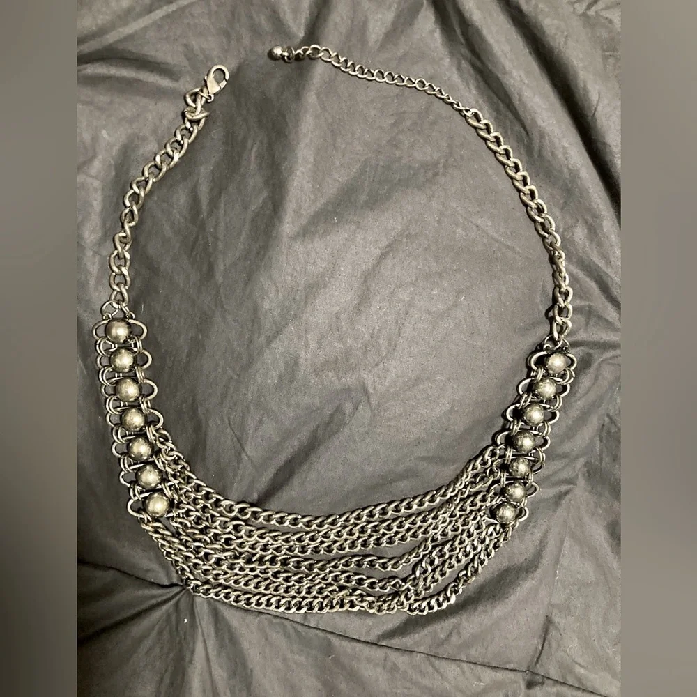 Metal necklace
